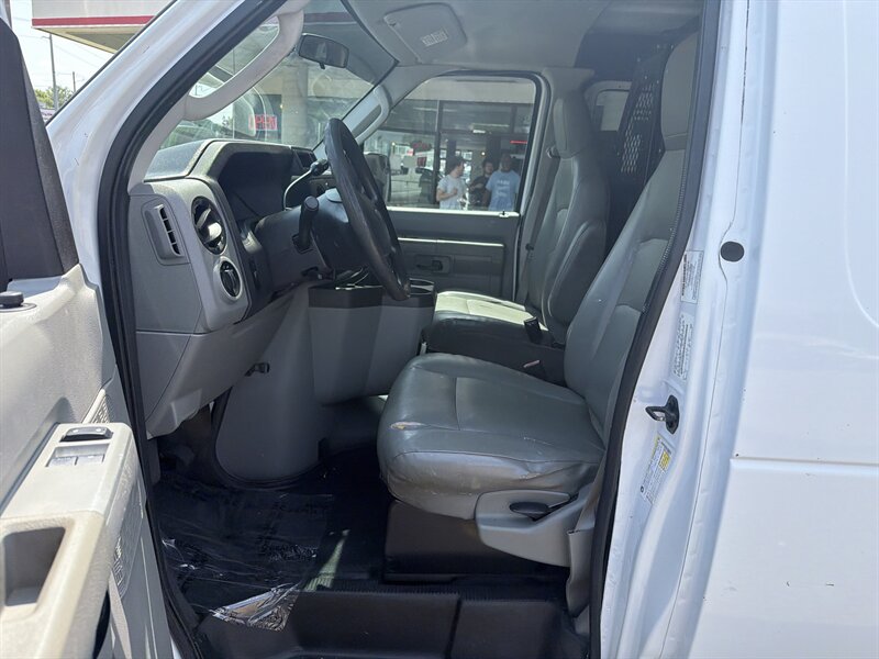 2012 Ford E-150 3DR CARGO VAN - Photo 9 - Hamilton, OH 45015
