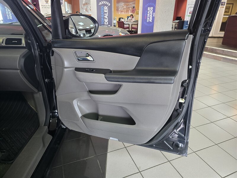 2017 Honda Odyssey EX-L 4DR MINI-VAN - Photo 12 - Hamilton, OH 45015