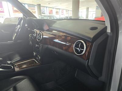 2013 Mercedes-Benz GLK 350 4MATIC 4DR SUV   - Photo 12 - Hamilton, OH 45015