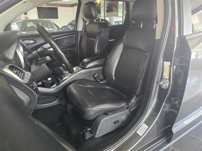 2016 Dodge Journey R/T 4DR SUV   - Photo 9 - Hamilton, OH 45015