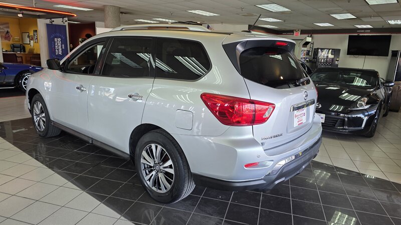 2018 Nissan Pathfinder S - Photo 8 - Hamilton, OH 45015
