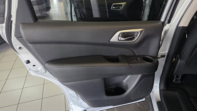 2018 Nissan Pathfinder S - Photo 23 - Hamilton, OH 45015