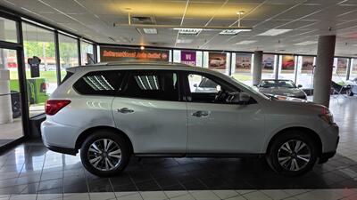 2018 Nissan Pathfinder S - Photo 5 - Hamilton, OH 45015