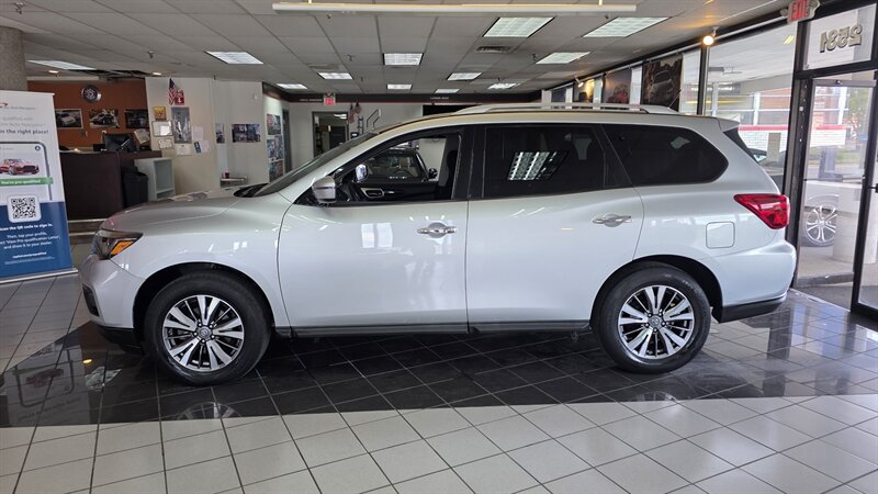 2018 Nissan Pathfinder S - Photo 2 - Hamilton, OH 45015