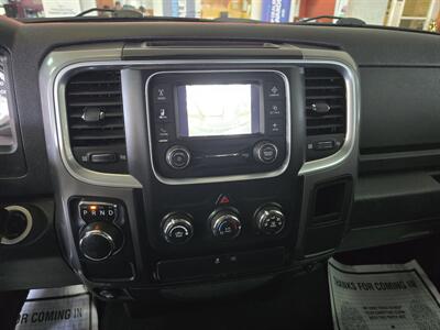 2021 RAM 1500 CLASSIC SLT CREW CAB 4X4/V6   - Photo 23 - Hamilton, OH 45015