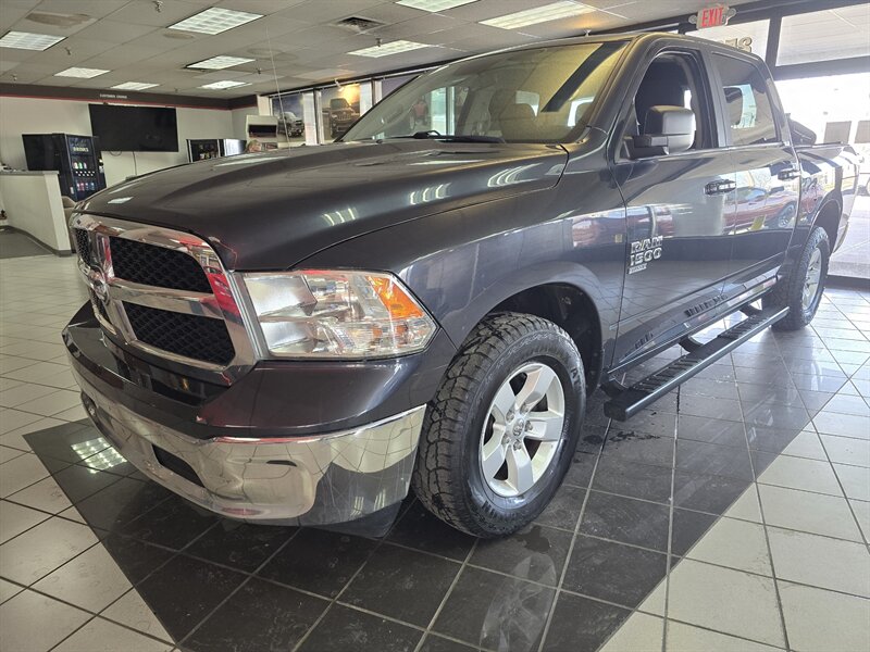 2021 RAM 1500 CLASSIC SLT CREW CAB 4X4/V6   - Photo 1 - Hamilton, OH 45015