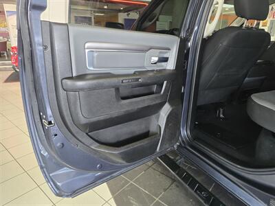 2021 RAM 1500 CLASSIC SLT CREW CAB 4X4/V6   - Photo 11 - Hamilton, OH 45015