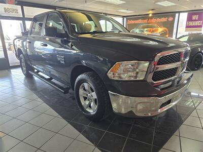 2021 RAM 1500 CLASSIC SLT CREW CAB 4X4/V6   - Photo 3 - Hamilton, OH 45015