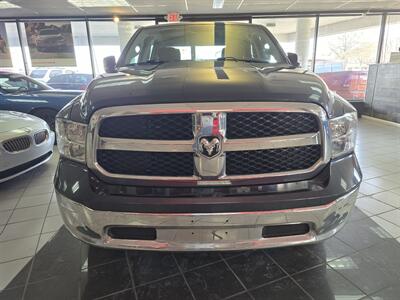 2021 RAM 1500 CLASSIC SLT CREW CAB 4X4/V6   - Photo 2 - Hamilton, OH 45015