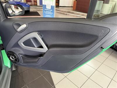 2011 Smart fortwo pure - Photo 17 - Hamilton, OH 45015