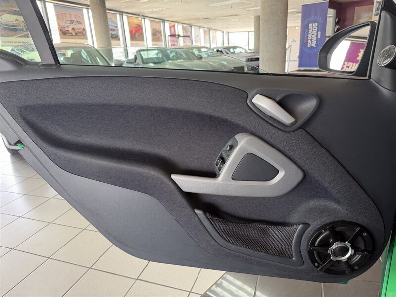 2011 Smart fortwo pure - Photo 14 - Hamilton, OH 45015