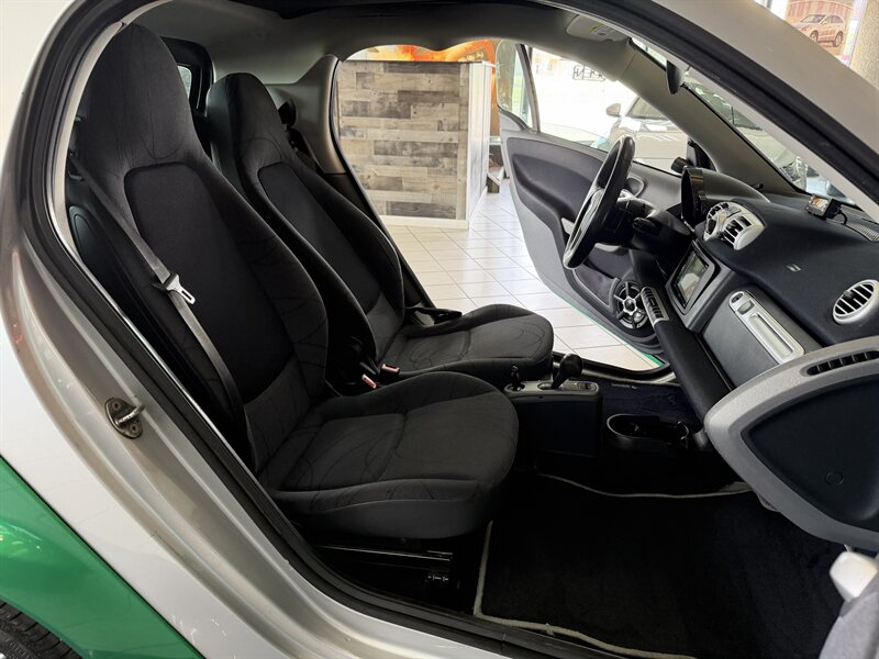 2011 Smart fortwo pure - Photo 19 - Hamilton, OH 45015