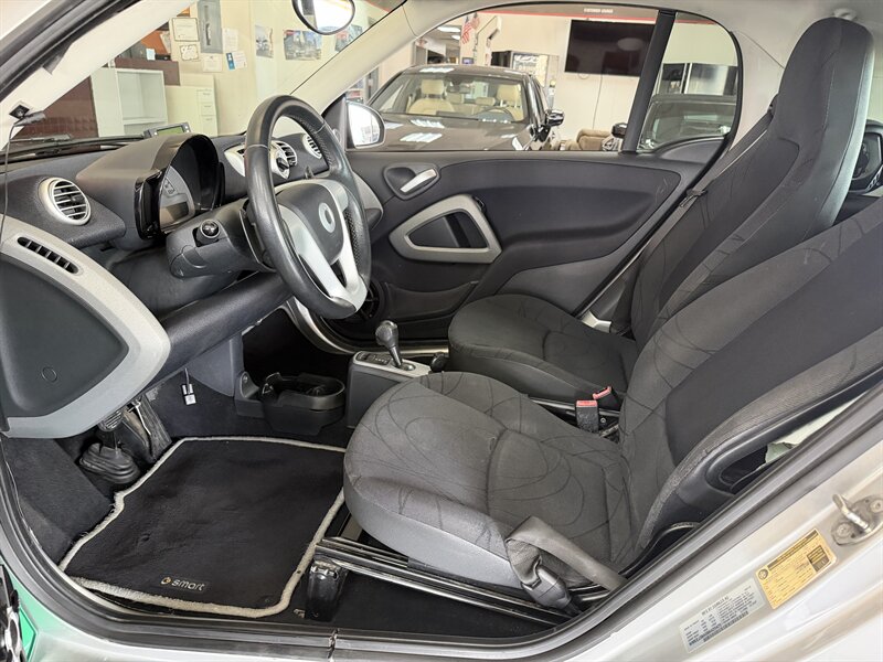 2011 Smart fortwo pure - Photo 9 - Hamilton, OH 45015