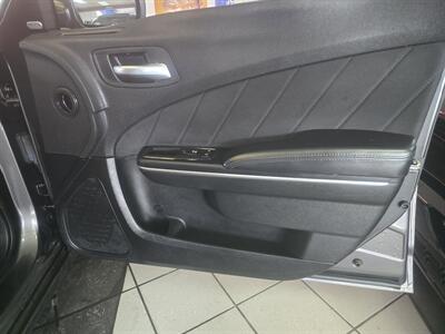 2016 Dodge Charger R/T 4DR SEDAN - Photo 18 - Hamilton, OH 45015