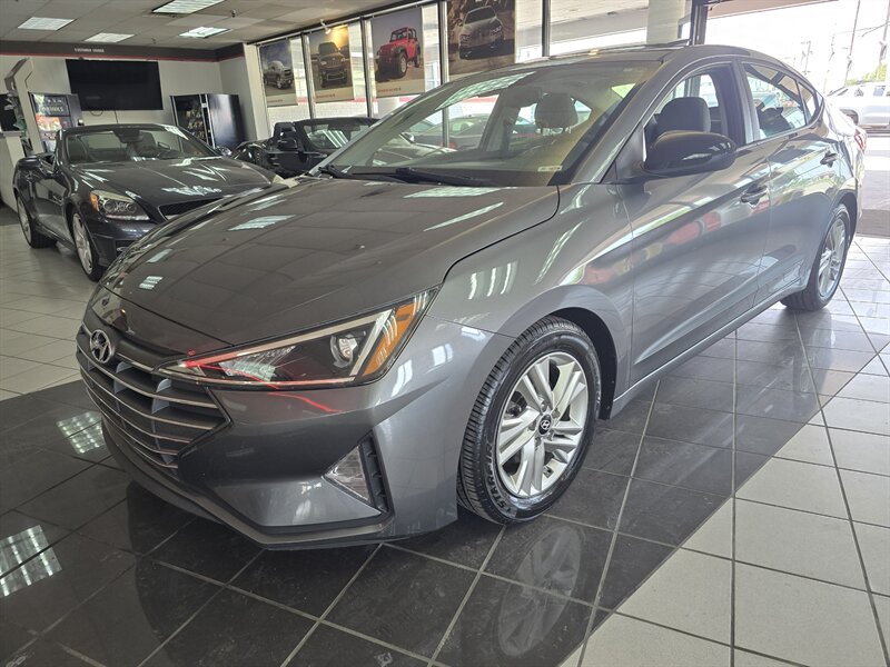 2019 Hyundai ELANTRA SE   - Photo 1 - Hamilton, OH 45015