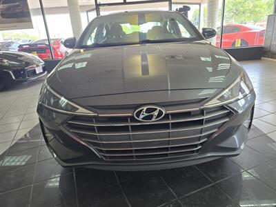 2019 Hyundai ELANTRA SE   - Photo 2 - Hamilton, OH 45015