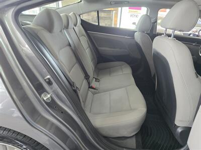 2019 Hyundai ELANTRA SE   - Photo 15 - Hamilton, OH 45015