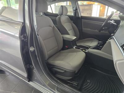 2019 Hyundai ELANTRA SE   - Photo 13 - Hamilton, OH 45015