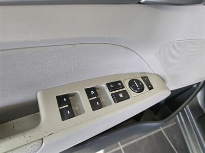 2019 Hyundai ELANTRA SE   - Photo 16 - Hamilton, OH 45015