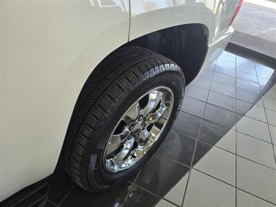 2012 Chevrolet Tahoe LTZ  4DR SUV  4X4   - Photo 43 - Hamilton, OH 45015