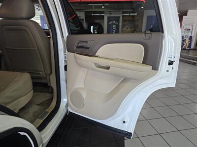 2012 Chevrolet Tahoe LTZ  4DR SUV  4X4   - Photo 18 - Hamilton, OH 45015