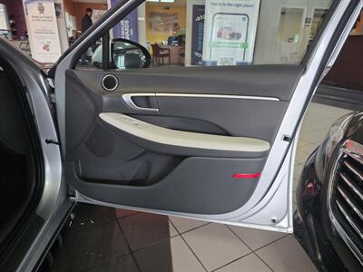 2025 Hyundai SONATA SEL 4DR SEDAN - Photo 12 - Hamilton, OH 45015