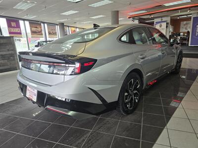 2025 Hyundai SONATA SEL 4DR SEDAN - Photo 4 - Hamilton, OH 45015