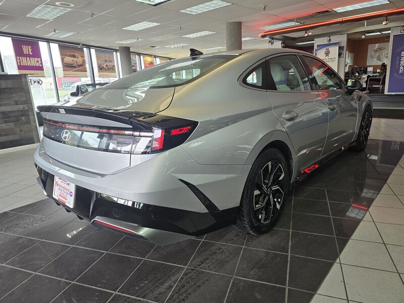 2025 Hyundai SONATA SEL 4DR SEDAN - Photo 4 - Hamilton, OH 45015