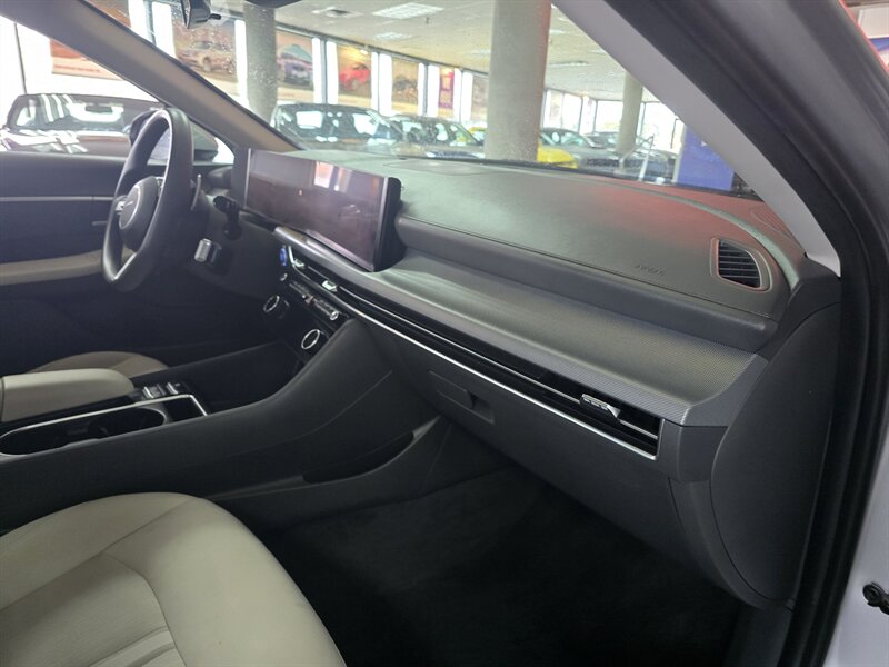 2025 Hyundai SONATA SEL 4DR SEDAN - Photo 13 - Hamilton, OH 45015