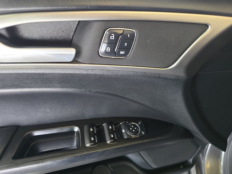2017 Ford Fusion SE 4DR SEDAN - Photo 18 - Hamilton, OH 45015