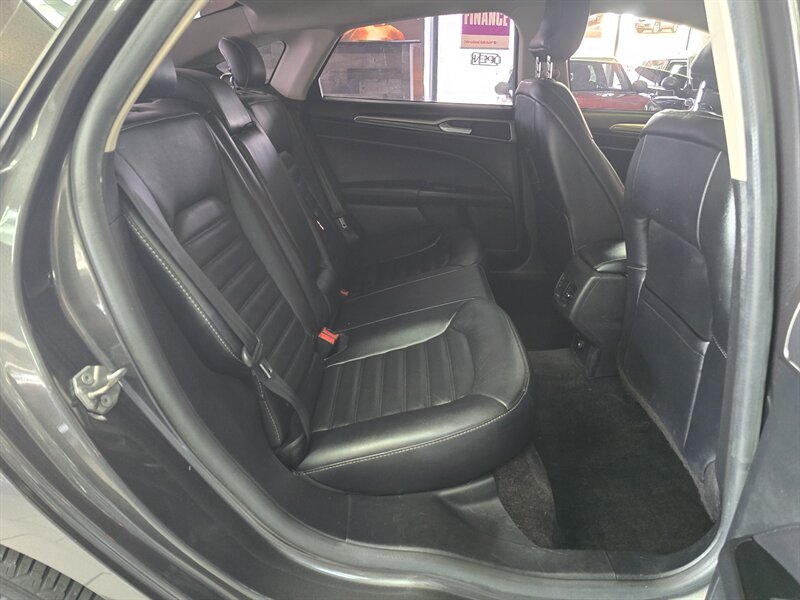 2017 Ford Fusion SE 4DR SEDAN - Photo 16 - Hamilton, OH 45015
