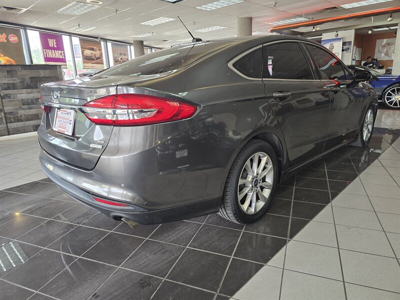 2017 Ford Fusion SE 4DR SEDAN - Photo 4 - Hamilton, OH 45015