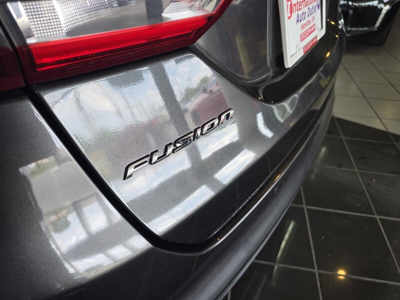 2017 Ford Fusion SE 4DR SEDAN - Photo 26 - Hamilton, OH 45015