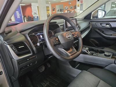 2025 Nissan Rogue Rock Creek   - Photo 7 - Hamilton, OH 45015