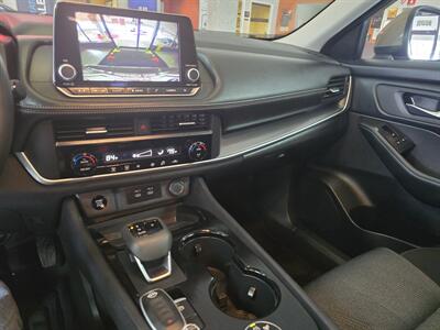 2025 Nissan Rogue Rock Creek   - Photo 21 - Hamilton, OH 45015