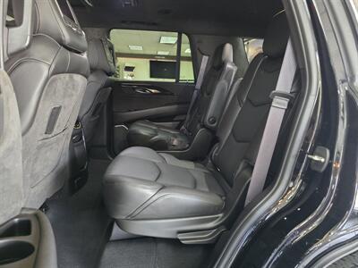 2016 Cadillac Escalade Platinum 4DR SUV 4X4   - Photo 12 - Hamilton, OH 45015