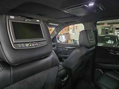 2016 Cadillac Escalade Platinum 4DR SUV 4X4   - Photo 14 - Hamilton, OH 45015