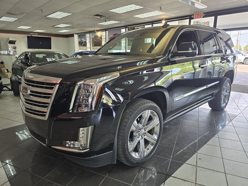 2016 Cadillac Escalade Platinum 4DR SUV 4X4 - Photo 1 - Hamilton, OH 45015