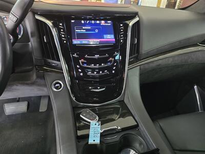 2016 Cadillac Escalade Platinum 4DR SUV 4X4   - Photo 34 - Hamilton, OH 45015