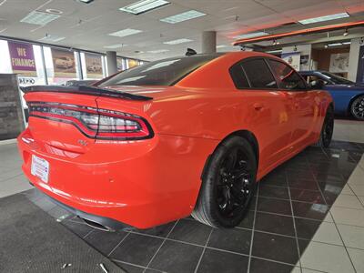 2017 Dodge Charger R/T   - Photo 4 - Hamilton, OH 45015