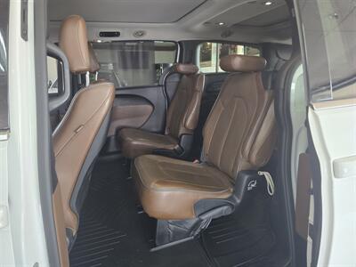 2018 Chrysler Pacifica Limited   - Photo 10 - Hamilton, OH 45015