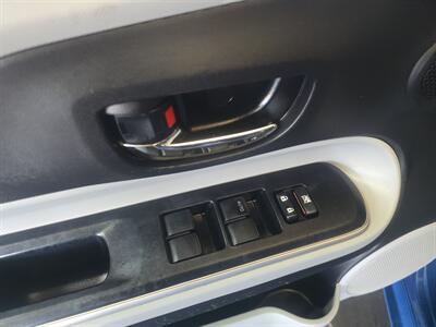 2014 Toyota Prius C Two 4DR HATCHBACK   - Photo 17 - Hamilton, OH 45015