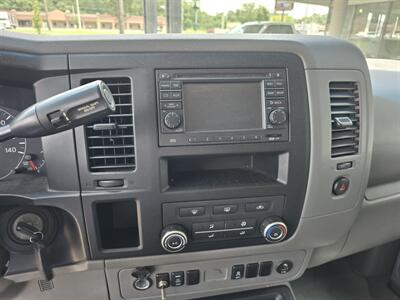 2013 Nissan NV 3500 HD SV 3DR PASSENGER VAN   - Photo 14 - Hamilton, OH 45015