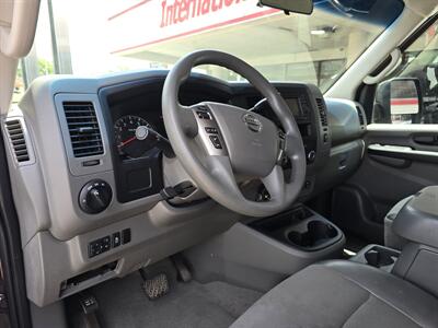2013 Nissan NV 3500 HD SV 3DR PASSENGER VAN   - Photo 6 - Hamilton, OH 45015