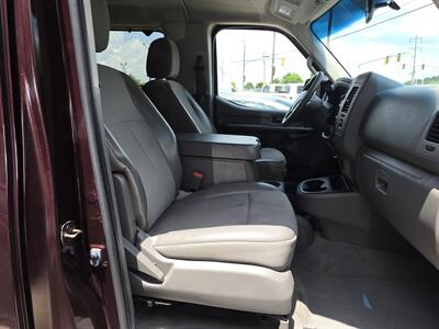 2013 Nissan NV 3500 HD SV 3DR PASSENGER VAN   - Photo 10 - Hamilton, OH 45015