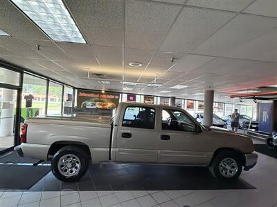 2006 Chevrolet Silverado 1500 LS2 4DR CREW CAB - Photo 5 - Hamilton, OH 45015