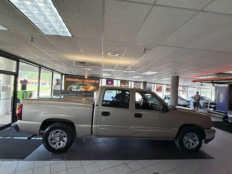 2006 Chevrolet Silverado 1500 LS2 4DR CREW CAB - Photo 5 - Hamilton, OH 45015
