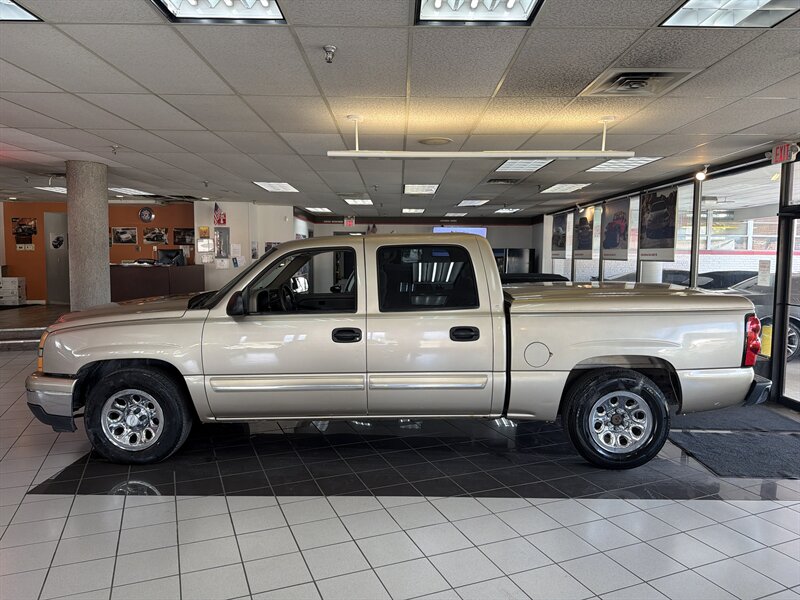 2006 Chevrolet Silverado 1500 LS2 4DR CREW CAB - Photo 2 - Hamilton, OH 45015