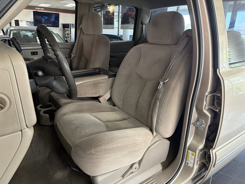 2006 Chevrolet Silverado 1500 LS2 4DR CREW CAB - Photo 14 - Hamilton, OH 45015