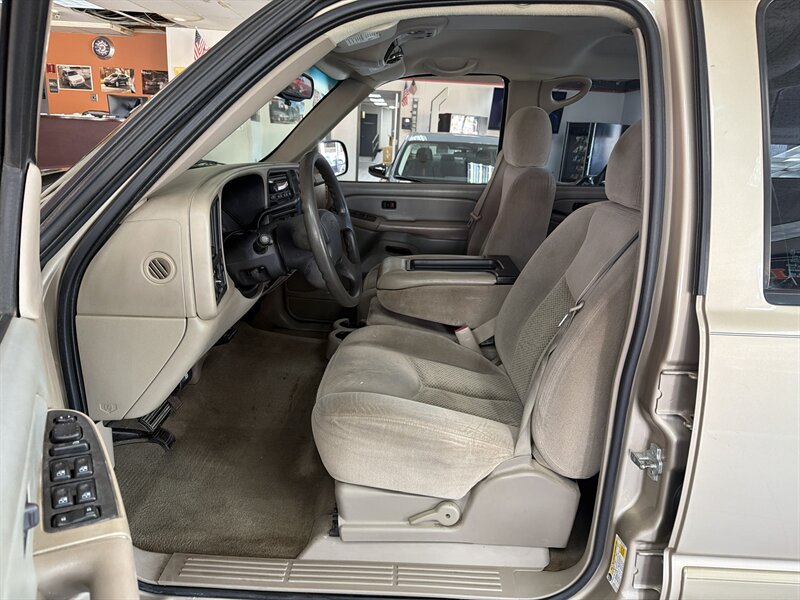 2006 Chevrolet Silverado 1500 LS2 4DR CREW CAB - Photo 9 - Hamilton, OH 45015